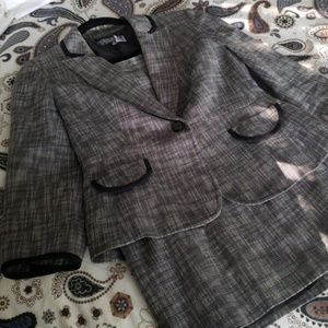 Nine West 2 piece skirt suit